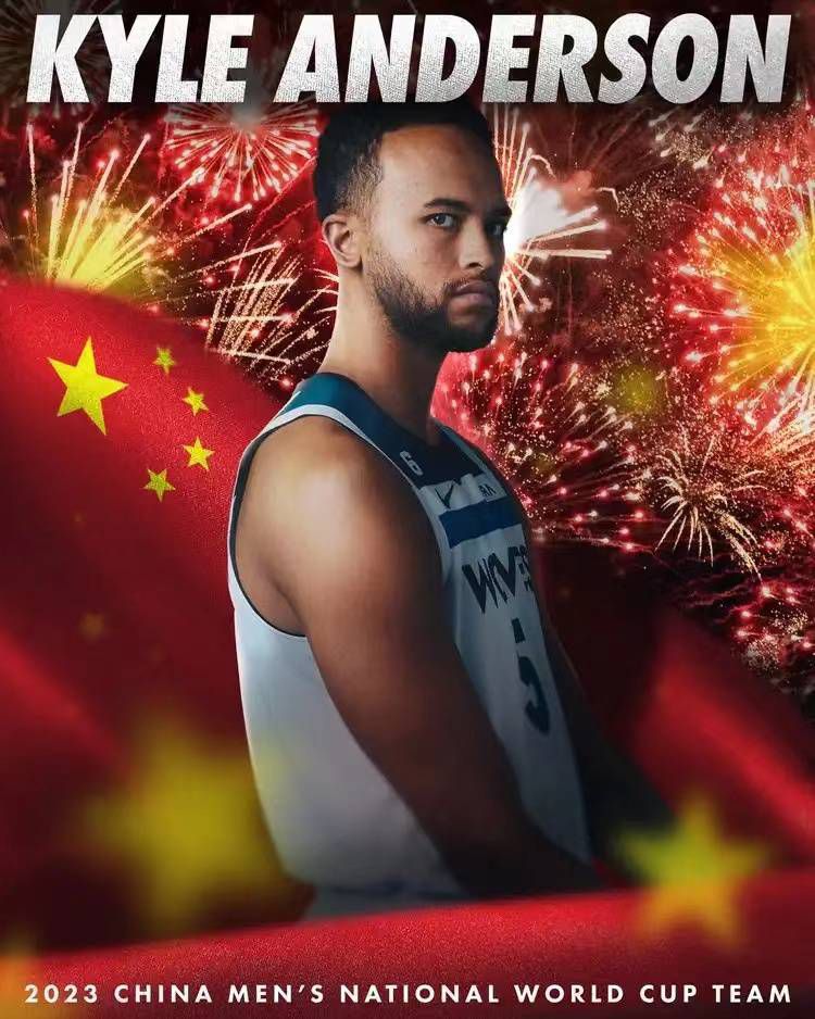 葛优饰演的牙叔，是一个以卖鱼为生、爱喝酒且馊主意不断的小人物，剧照中他躺在凉席上，目光呆滞